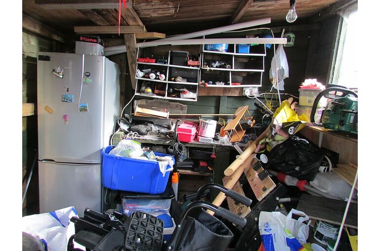 clutter-mess-untidy-garden-shed