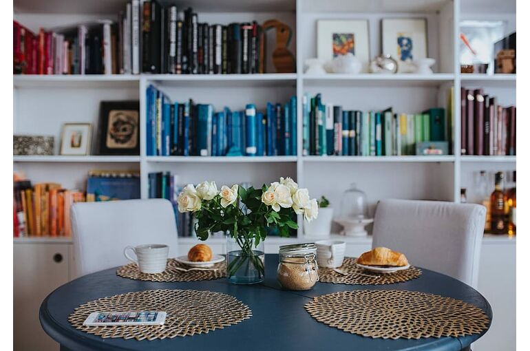 flowers-table-coffee-golden