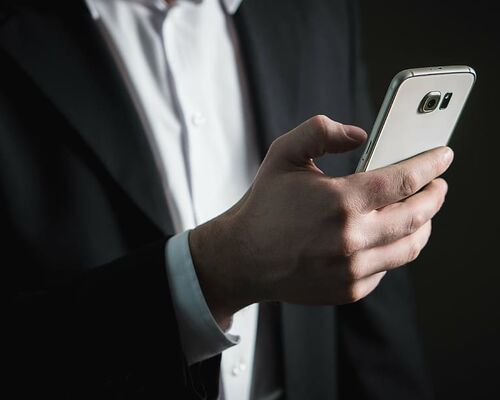 email-business-smartphone-screen
