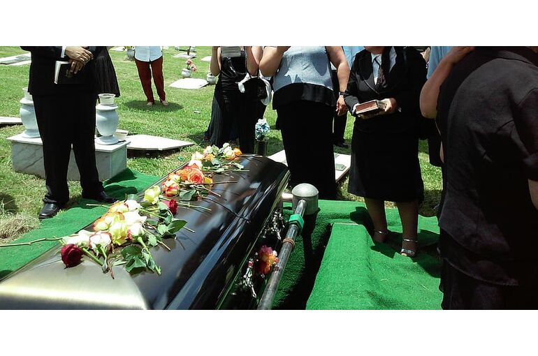 funeral-cemetery-casket-flower