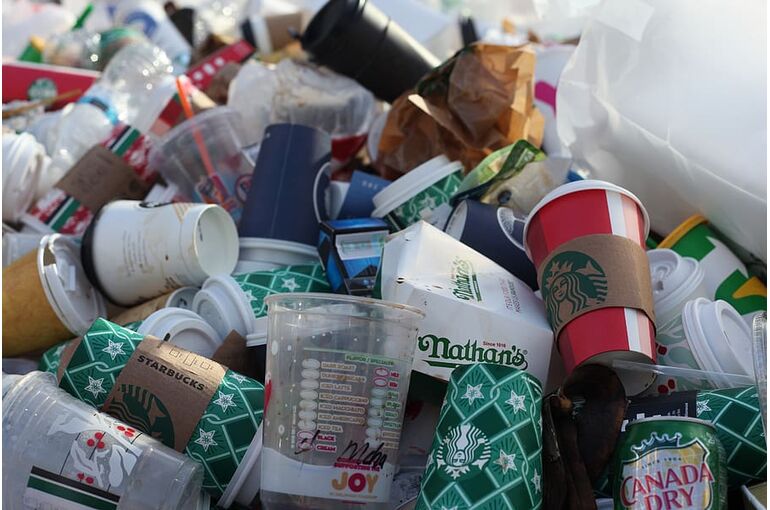 coffeetogo-disposable-cups-pollution-plastic