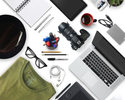 accessories-camera-flatlay-iphone