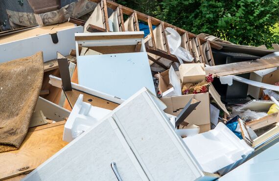 汚れた部屋の片付けにお困りのお客様はぜひ市井総合へお任せください